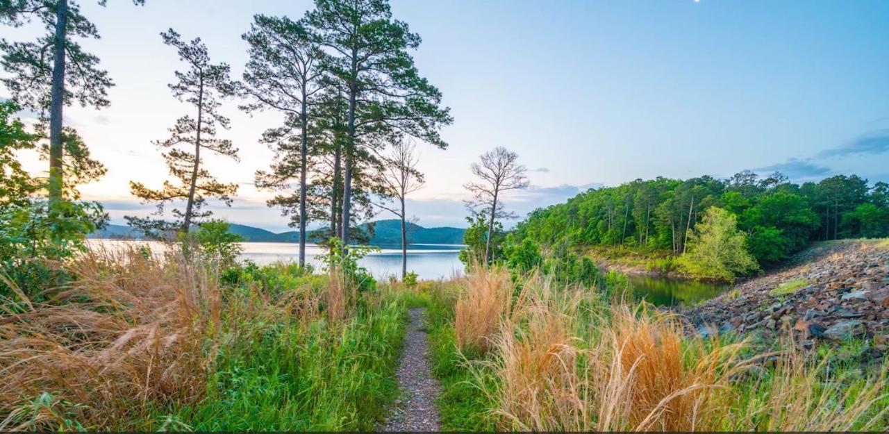 Hickory Bear - Cabin Surrounded By Pines, Sleeps 10, Hot Tub, Fire Pit, Arcade, Foosball Table & Deck Slide Broken Bow Exterior foto